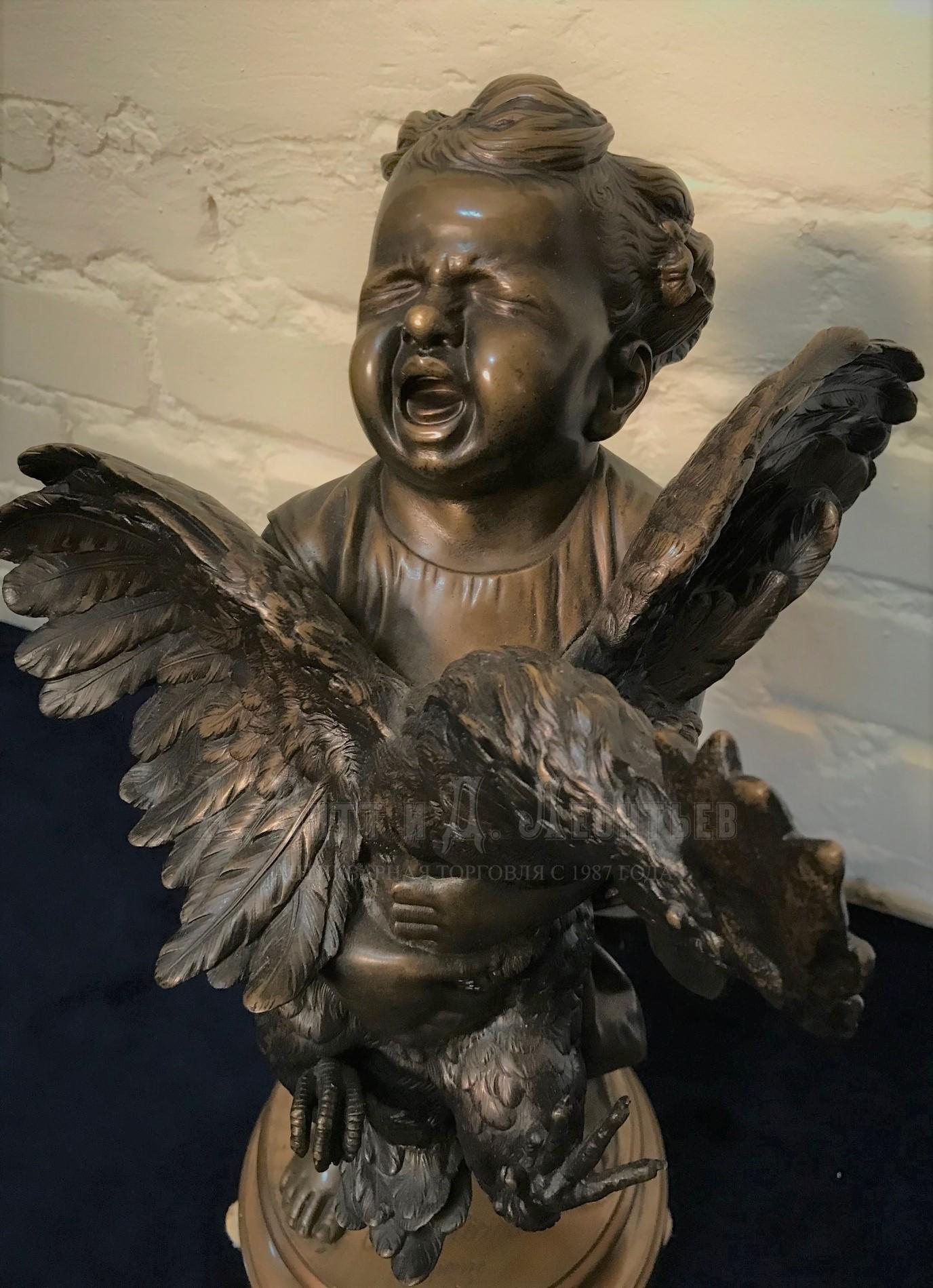 Бронзовая антикварная скульптура Мальчик с петухом Адриано Сесиони